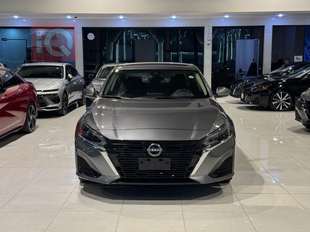 نيسان ألتيما